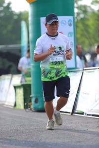 BIB: 1903
                            <button type="button" onclick="openModal(3653757)" class="btn btn-primary btn-sm float-right btn-popup" data-toggle="modal" data-target=".modal-high-quality">
                        <i class="fas fa-shopping-cart"></i> Add to Cart
                    </button>
                                            <button type="button" onclick="isThisMe(3653757, true)" class="btn btn-success btn-sm float-right btn-popup btn-isme hidden" data-toggle="tooltip" data-placement="bottom" title="นี่คือรูปของคุณใช่ไหม คลิกที่นี่เพื่อเอาเข้าอัลบั้ม">
                        <i class="fas fa-plus"></i> Add to album
                    </button>
                    <button type="button" onclick="isThisMe(3653757, false)" class="btn btn-warning btn-sm float-right btn-popup btn-isnotme hidden">
                        <i class="fas fa-ban"></i> Remove from album
                    </button>